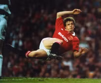 Top 9 ngôi sao từng thi đấu cho cả Man Utd lẫn Barca 