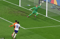 Chùm ảnh: Mbappe không thi đấu, tuyển Pháp bế tắc trước Hà Lan 
