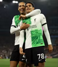 Chùm ảnh: Cầm hoà Liverpool, cổ động viên Aston Villa tri ân Jurgen Klopp