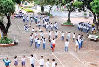 Cho tôi xin một vé đi tuổi thơ ảnh 1