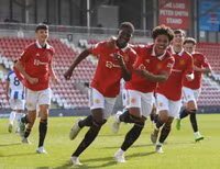 Màn trình diễn đáng kinh ngạc của thần đồng Man Utd tại Ngoại hạng Anh