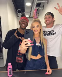 Cầu thủ bóng đá quyến rũ nhất thế giới giúp đội bóng giành chức vô địch