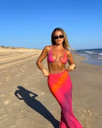  Con gái cựu danh thủ Alan Shearer khoe ảnh mới làm bao người xốn xang