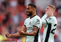 Chùm ảnh: Chelsea gián tiếp ‘đẩy’ Man Utd vào ‘vòng nguy khốn’ 