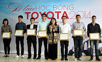 Trao 59 suất học bổng Toyota cho sinh viên khu vực phía Bắc ảnh 1
