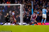 Đè bẹp Aston Villa, Man City tiếp tục cuộc đua kịch tính ở Ngoại hạng Anh 