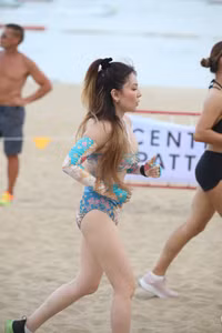 Mãn nhãn ngắm dàn người đẹp tham gia giải chạy nóng bỏng nhất thế giới 