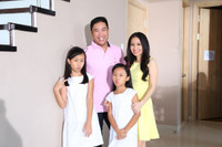 Khoảnh khắc hạnh phúc của Cẩm Ly bên chồng và hai con gái ảnh 2