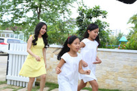 Khoảnh khắc hạnh phúc của Cẩm Ly bên chồng và hai con gái ảnh 13