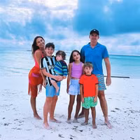 Nhan sắc cực phẩm của ‘nàng WAG dũng cảm nhất nước Anh’