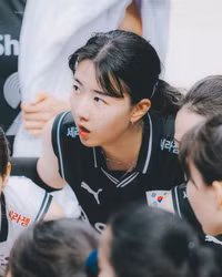 Ngẩn ngơ trước vẻ yêu kiều của ‘thiên thần bóng chuyền Hàn Quốc’