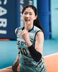 Ngẩn ngơ trước vẻ yêu kiều của ‘thiên thần bóng chuyền Hàn Quốc’