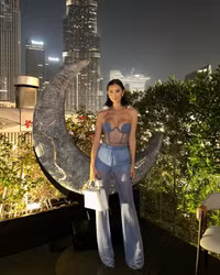 Vóc dáng kinh ngạc của nàng WAG Tottenham sau khi sinh con