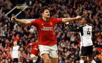 Chùm ảnh: Maguire ghi bàn, Man Utd vẫn thua sốc Fulham 