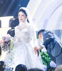 Quang Hải đón cô dâu Thanh Huyền bằng siêu xe 14 tỷ đồng