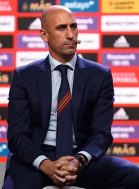 Tình tiết mới vụ ‘cưỡng hôn’ chấn động bóng đá Tây Ban Nha 