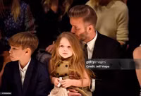 Cô út nhà Beckham lột xác thành thiếu nữ xinh đẹp