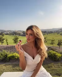 Bạn gái Jude Bellingham khoe ảnh tuyệt đẹp 