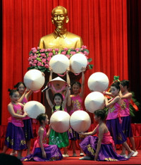 Những bông hoa tươi thắm ngành Giáo dục Quảng Ninh dâng Bác ảnh 7 Những bông hoa tươi thắm ngành Giáo dục Quảng Ninh dâng Bác ảnh 7