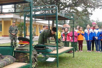 Học sinh tiểu học tập làm chiến sỹ ảnh 5 Học sinh tiểu học tập làm chiến sỹ ảnh 5