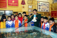 Học sinh tiểu học tập làm chiến sỹ ảnh 2 Học sinh tiểu học tập làm chiến sỹ ảnh 2