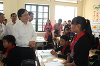 Bộ trưởng Phùng Xuân Nhạ thăm những trường học khó khăn nhất tỉnh Lào Cai ảnh 2