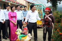 Bộ trưởng Phùng Xuân Nhạ thăm những trường học khó khăn nhất tỉnh Lào Cai ảnh 3