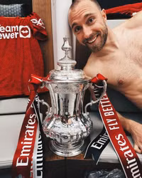 Vô địch Cup FA, thầy trò Erik ten Hag ăn mừng cuồng nhiệt trong phòng thay đồ 