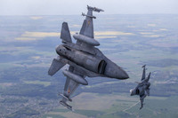 Nhận định khu vực đầu tiên chiến đấu cơ F-16 tấn công