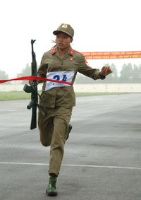 Những quán quân Hội thao GDQP-AN học sinh dần xuất hiện ảnh 4