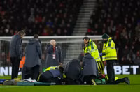 Chùm ảnh cầu thủ Ngoại hạng Anh ngừng tim trên sân 