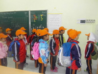 Ngộ nghĩnh học sinh Tiểu học trong hoạt động giáo dục ngoại khóa ảnh 1