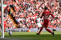 Liverpool dập tắt cơ hội dự Champions League của Tottenham 