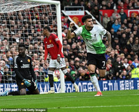 Chùm ảnh: Arsenal, Man City vui mừng trước kết quả trận Man Utd - Liverpool