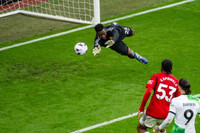 Chùm ảnh: Arsenal, Man City vui mừng trước kết quả trận Man Utd - Liverpool