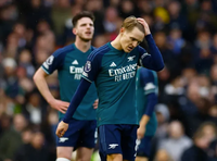 Tottenham tưng bừng chào năm mới, giao thừa buồn cho Arsenal 