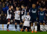 Tottenham tưng bừng chào năm mới, giao thừa buồn cho Arsenal 