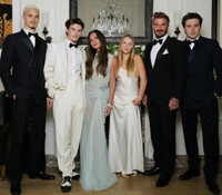 Beckham khiến bà xã Victoria cảm động trong tiệc sinh nhật