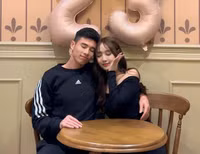 Bạn gái 'tài sắc vẹn toàn' của thủ quân U23 Việt Nam