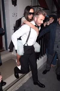 Beckham khiến bà xã Victoria cảm động trong tiệc sinh nhật