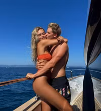 Bạn gái tay đua F1 khoe thân hình siêu mẫu tuyệt đẹp