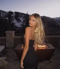 Bạn gái tay đua F1 khoe thân hình siêu mẫu tuyệt đẹp