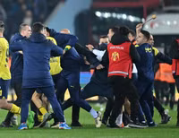 Chùm ảnh: Bạo lực gây chấn động bóng đá Thổ Nhĩ Kỳ 