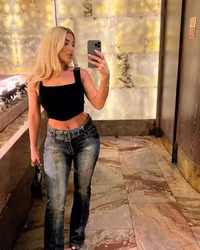 Nữ cầu thủ bóng đá quyến rũ được ví như 'công chúa' nước Anh