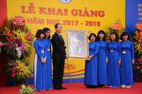 Chủ tịch nước Trần Đại Quang dự khai giảng năm học mới tại Trường THCS Trưng Vương - Hà Nội ảnh 3  Chủ tịch nước Trần Đại Quang dự khai giảng năm học mới tại Trường THCS Trưng Vương - Hà Nội ảnh 3