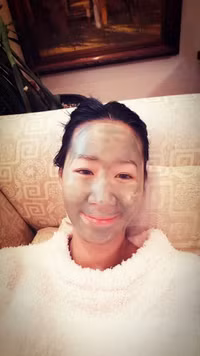 Sao ngộ nghĩnh với trào lưu đắp mặt nạ chụp ảnh selfie