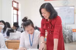 Cô trò Trường THPT Công nghiệp (Hòa Bình) trong giờ học. Ảnh: NTCC