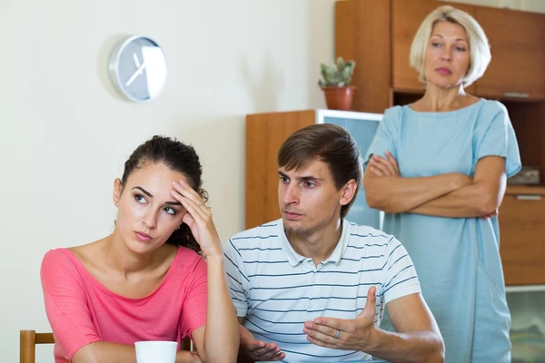 Đàn ông không giỏi xử lý những vấn đề phức tạp trong gia đình và xung đột hôn nhân. (Ảnh: ITN).