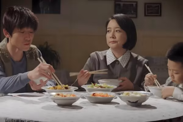 Thứ tự và tốc độ ăn uống nhanh hay chậm có liên quan mật thiết đến tính cách của một người. (Ảnh: ITN).