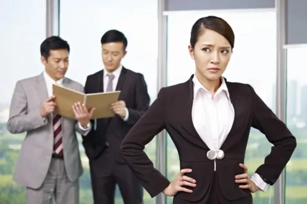 Người thích bới móc là người hay tạo phiền phức. (Ảnh: ITN)